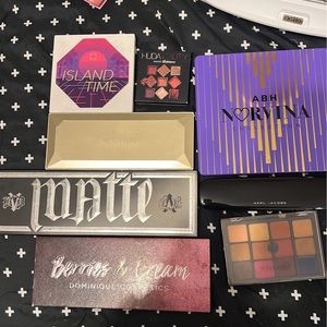 Eyeshadow palette bundle
